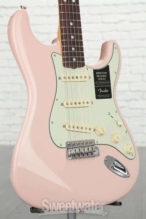 Fender Player Stratocaster in Shell Pink