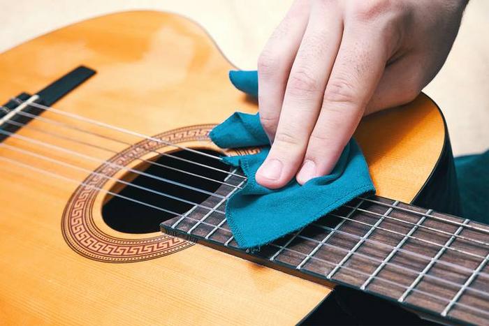 How to Maintain Your Harmony Rocket Guitar