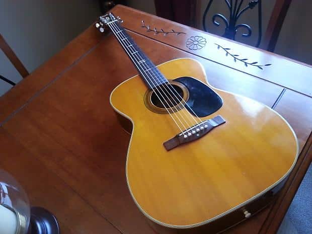 What is a Kent Acoustic Guitar