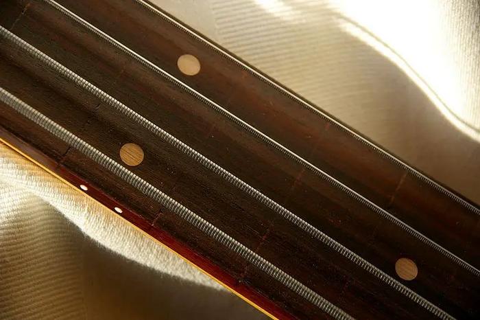 Pros and Cons of Flatwound Strings