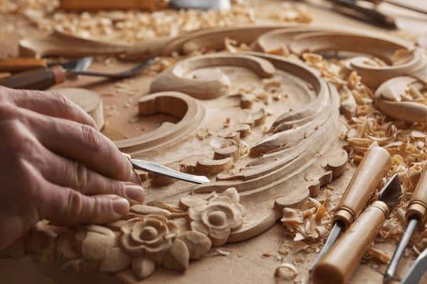 The Luthier's Role