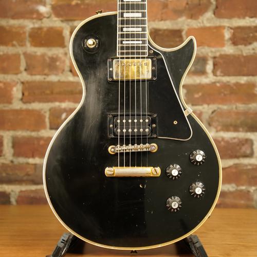 Iconic Songs Featuring the Les Paul Custom