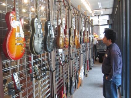 Where Are Gibson Guitars Made?